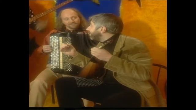 Дедушка Мокей и Терем-квартет (для детей) о русских муз. инструментах (малая домра) смотреть онлайн