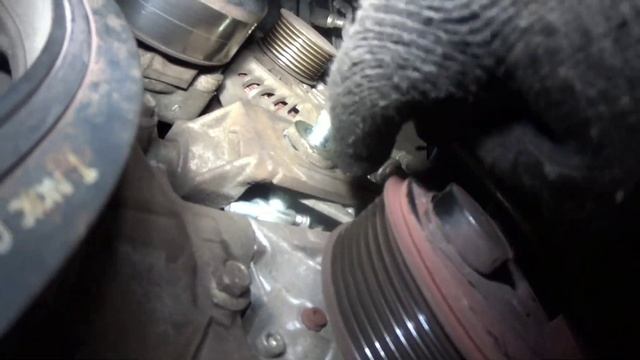 ✅✌??? Nissan Tiida. замена приводного ремня Генератора. смотреть онлайн