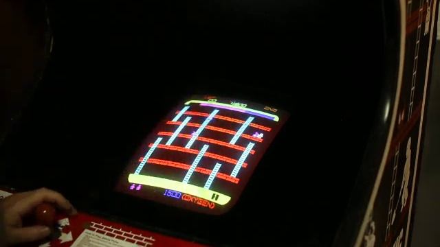 Space Panic — Arcade Gameplay смотреть онлайн