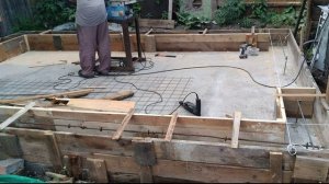 Пока муж на работе я получаю удовольствие от жизни .