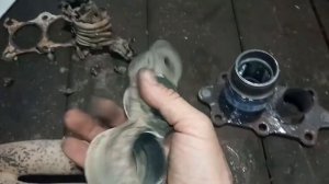 Замена гофр приемной трубы автомобиля Фольцваген Пасат.