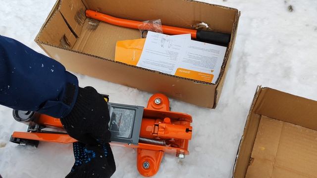 Домкрат подкатной 2т AIRLINE смотреть онлайн