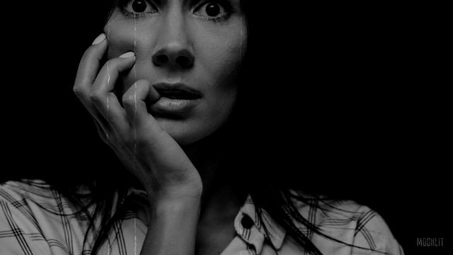 Страшные истории - ОН ВСЕ ЕЩЕ ТАМ... Страшилка на ночь. смотреть онлайн