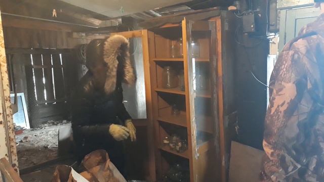 Купили дом. Зачем мне столько банок? смотреть онлайн