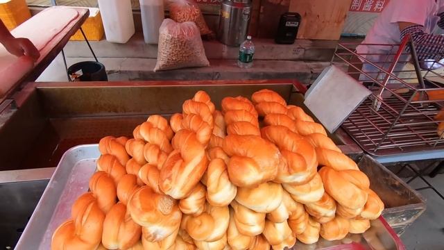 早起赶小马街，城中村乡街子也很热闹，人潮汹涌中感受人间烟火的繁华 Catch the Pony Street Market смотреть онлайн