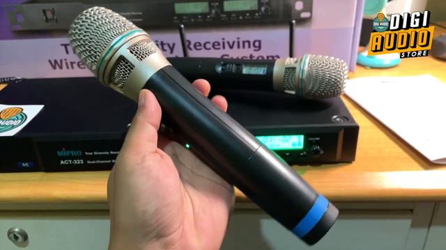 Professional Vocal Wireless Microphone MIPRO ACT323 + ACT32H 2 Handheld Mic ( WHM )