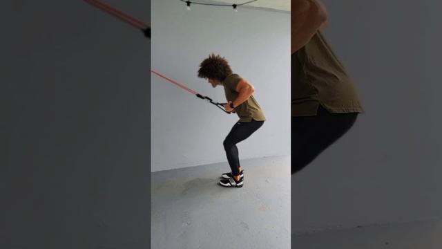 You need no equipment besides a rubber band смотреть онлайн