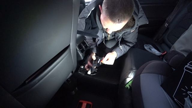 Шкода Кодиак доп. USB и ржавчина на порогах. skoda kodiaq TDI-2.0 2018 смотреть онлайн