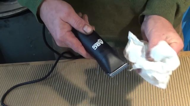 Tips om hur du sköter din Andis-maskin смотреть онлайн