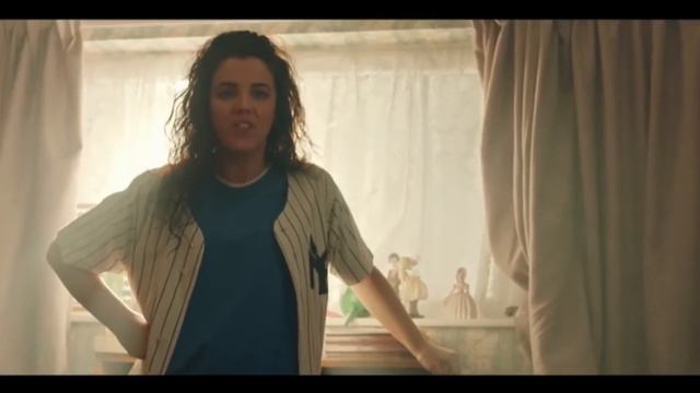 Derry Girls | The Badger Reviews with Sophie смотреть онлайн