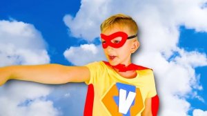 Влад и Никита гоняются на детских машинках за яйцами динозавров с сюрпризами