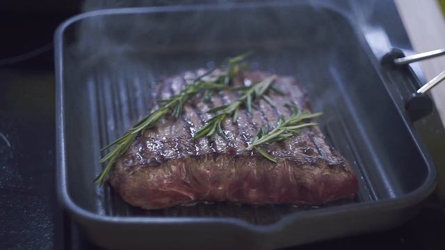 Стейк из лопатки Флэт Айрон (Flat Iron steak). Лучший из альтернативных стейков. смотреть онлайн