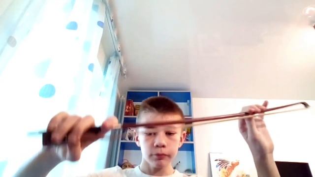 Ставим пальцы на скрипке.Играем по струнам смотреть онлайн