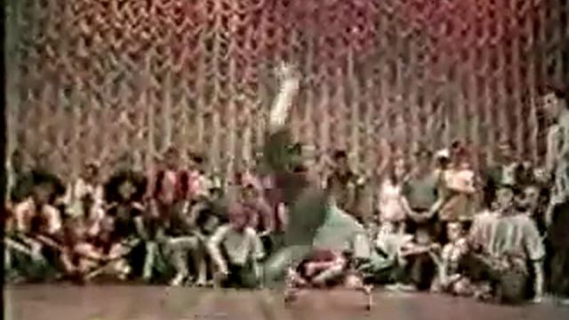 Community crew (5горск) vs. Refresh (Ставик) Danceplay 2003 vk.com/oldschoolkmw смотреть онлайн