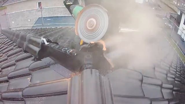 Крыша из натуральной черепицы. Инструкция по монтажу хребтовых камней. смотреть онлайн