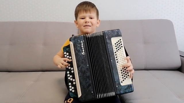 "Как под горкой, под горой" игра на баяне. смотреть онлайн