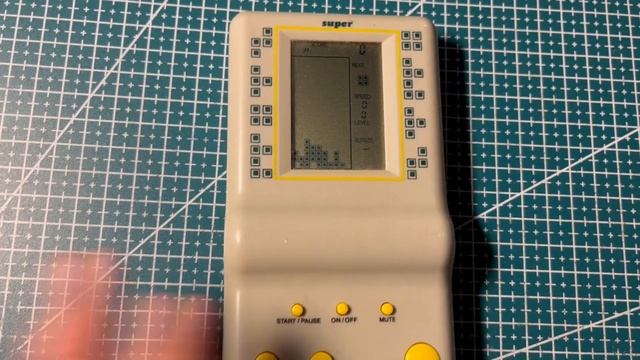 Brick Game 96 in 1. Обзор на портативную игровую консоль из 90-х смотреть онлайн