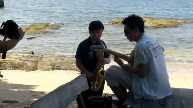 Fly Me To The Moon Sax By Poh Chaichon , Guitar By Juck Chawin смотреть онлайн
