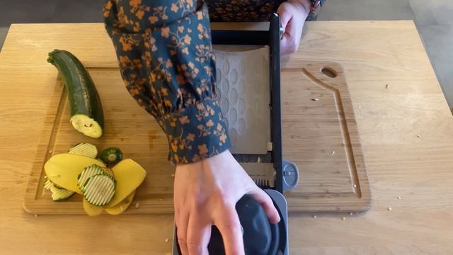 Utiliser la mandoline Swing - De Buyer смотреть онлайн