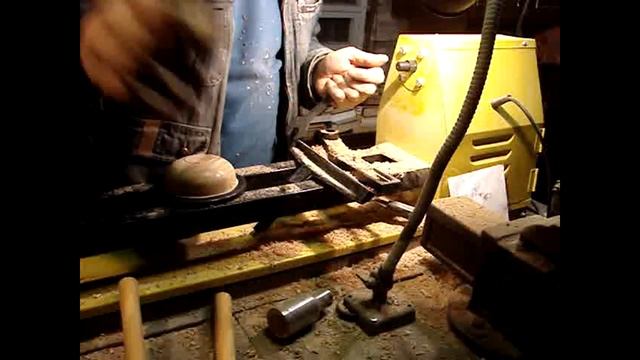 Тарелочка из дуба на токарном станке без патрона смотреть онлайн