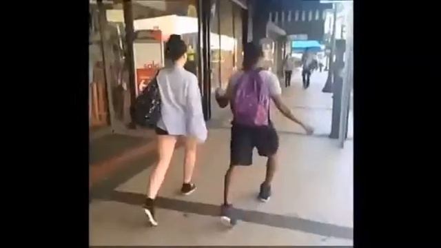 нарезка. каждый танцует как умеет. смех!! slicing. each dance as he can. laughter смотреть онлайн