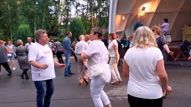 ОЙ, СМЕРЕКО! ТАНЦЫ ХАРЬКОВ СЧАСТЛИВЫЕ ДНИ смотреть онлайн