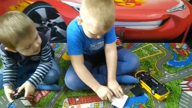 РАСПАКОВКА ТАЧЕК/НОВЫЕ ИГРУШКИ МОЛНИЯ МАККУИН И БАМБЛБИ/DISNEY PIXAR ЛЮБИМЫЕ ГЕРОИ смотреть онлайн