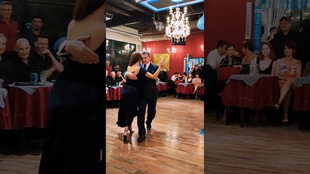 Valentina Garnier y Juan Amaya. Reliquias Porteñas (Canaro) Milonga Cachirulo 14oct23 (4/4) смотреть онлайн