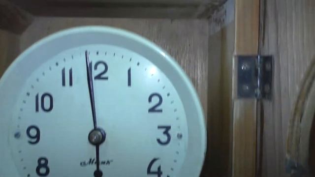 Часы настенные СЧЗ Маяк ходики гиревые с боем. смотреть онлайн