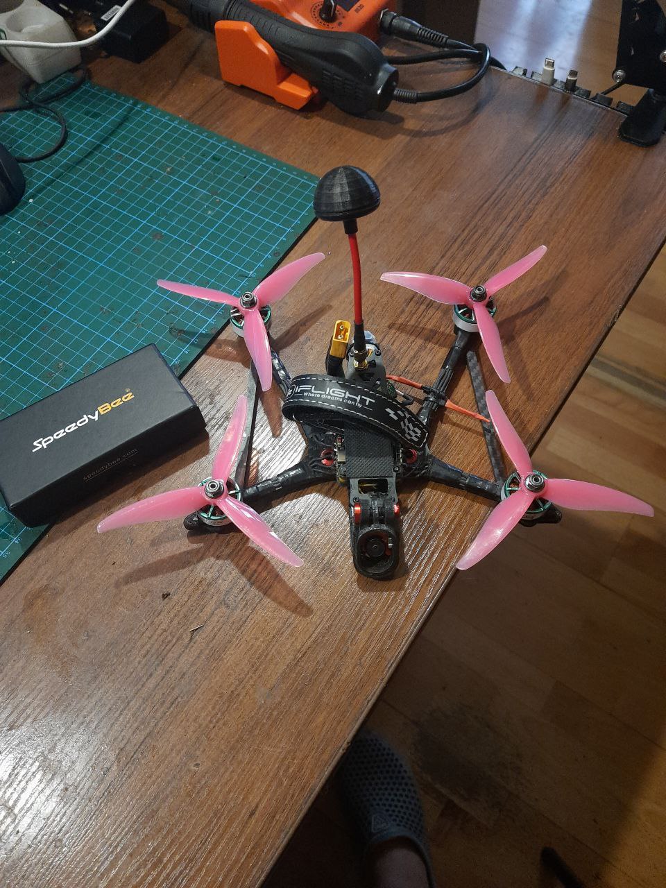 На полетном контролере SpeedyBee F7 V3.avi