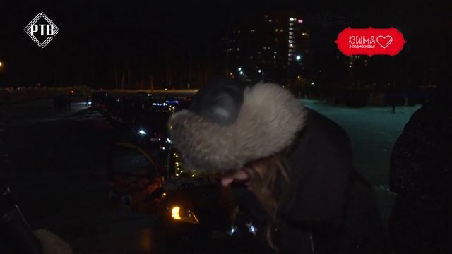 Флешмоб «автоелка» прошел воскресным вечером возле стадиона «Сатурн». смотреть онлайн