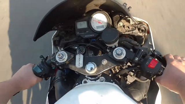 Yamaha YZF R6 - рывки на 2й передаче #1 смотреть онлайн