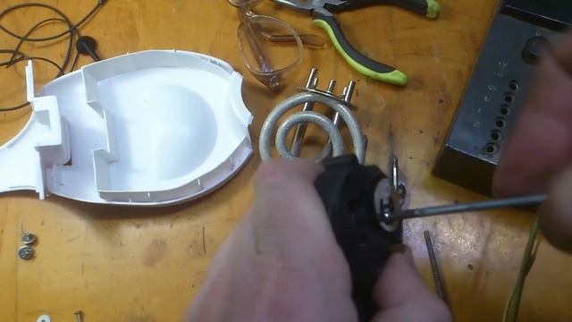 Электрический чайник перестал включаться Просто сделай так и не надо покупать новый смотреть онлайн