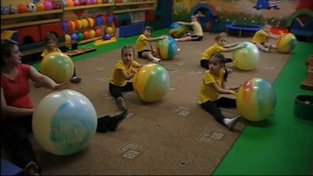 Упражнения на фитбол-мячах с детьми дошкольного возраста смотреть онлайн