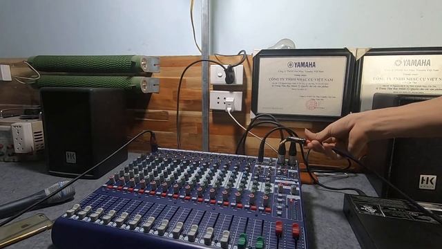 Kết hợp midas DM16 và Yamaha SPX2000 , chạy ở chế độ vừa echo và reverb смотреть онлайн