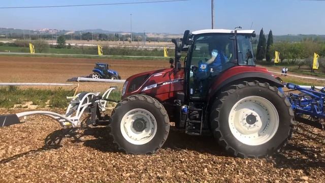 T5.120 FIAT CENTENARIO New Holland in CAMPO‼ смотреть онлайн