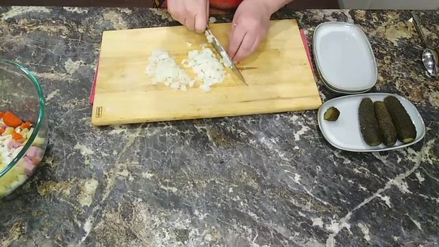 Оливье с секретным ингридиентом #оливье#нановыйгод#домашняяеда смотреть онлайн