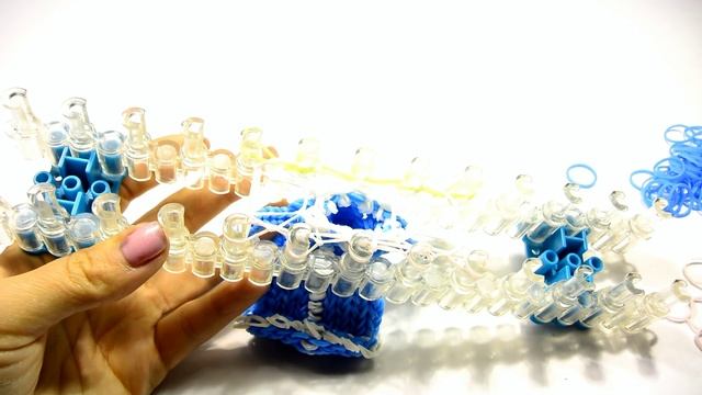 Фигурки 3D. Снегурочка из резинок. Rainbow Loom Snow Maiden смотреть онлайн