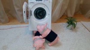 Miele toy washing machine modified- bonus video by Happy Pigs