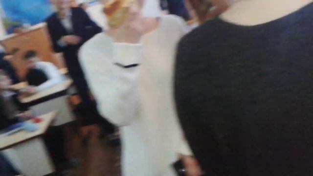 ШОК КОНТЕНТ! ПРЕЗИДЕНТ ШКОЛЫ ИЗБИВАЕТ УЧЕНИКА! смотреть онлайн