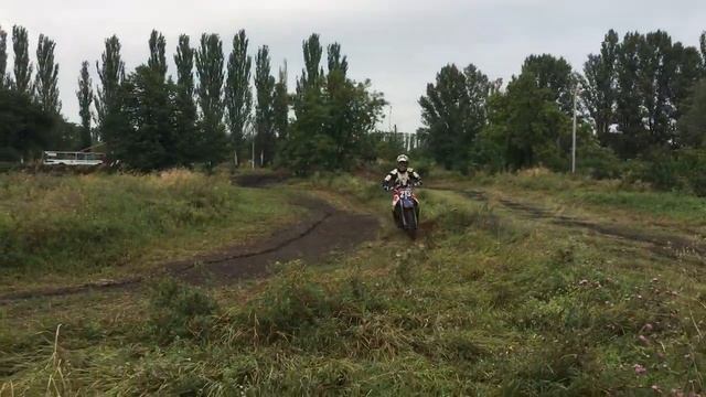 Ни погода ни понос не отменят мотокросс! смотреть онлайн