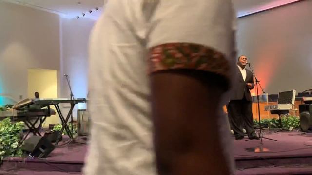 The Canton Spirituals ft Harvey Watkins Heavenly Choir w/ Roderick’s Jones lead guitarist смотреть онлайн
