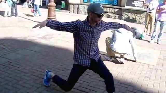 Артисты на Старом Арбате.flv смотреть онлайн