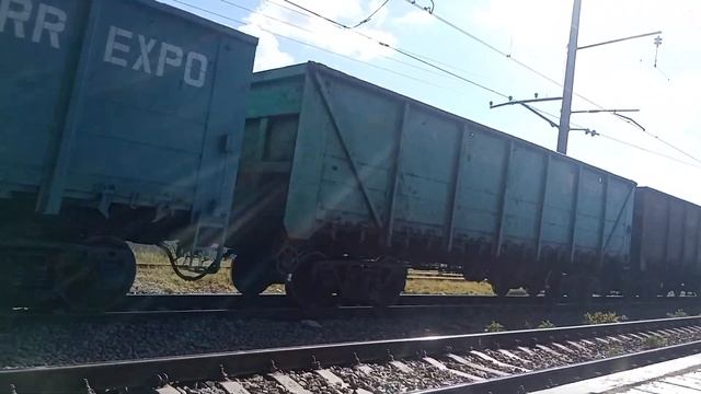 (Архивное видео) Сегодня у меня День рождения! ВЛ11М-115 с грузовым поездом и приветливой бригадой смотреть онлайн