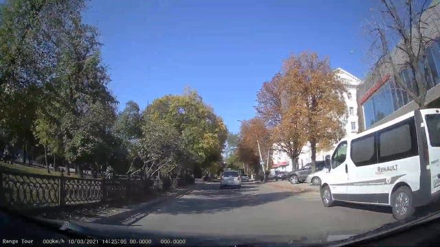 Луганск, ул. Челюскинцев, Советская. 2021/10/03 смотреть онлайн