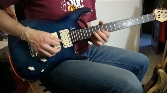 Godin Freeway HSH with P-Rails & a P90 смотреть онлайн
