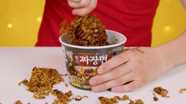 Челлендж с Едой «Розовое или Черное» | Забавные Кухонные Лайфхаки с DaRaDa Challenge