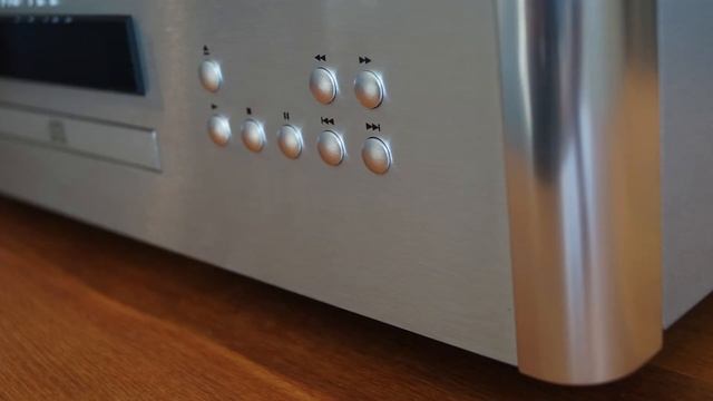 Rotel RCD1572 / RCD-1572 CD Player Unboxing | The Listening Post | TLPCHC TLPWLG