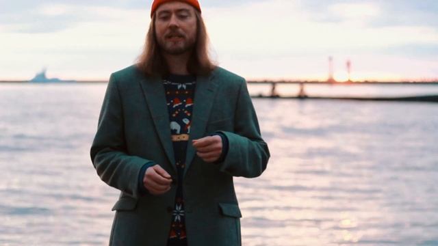 Слава Нильс - «Сбежать из курортного города» смотреть онлайн