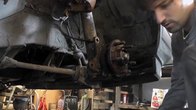 Volvo 940 Turbo Part 4 Replace ABS Sensor смотреть онлайн